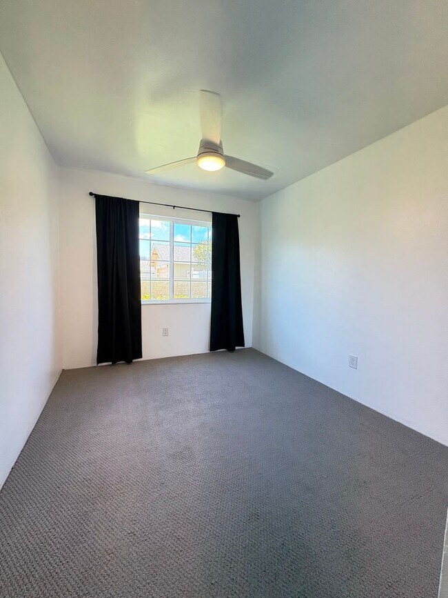 Building Photo - 91-1040 Kaiau Avenue 12D