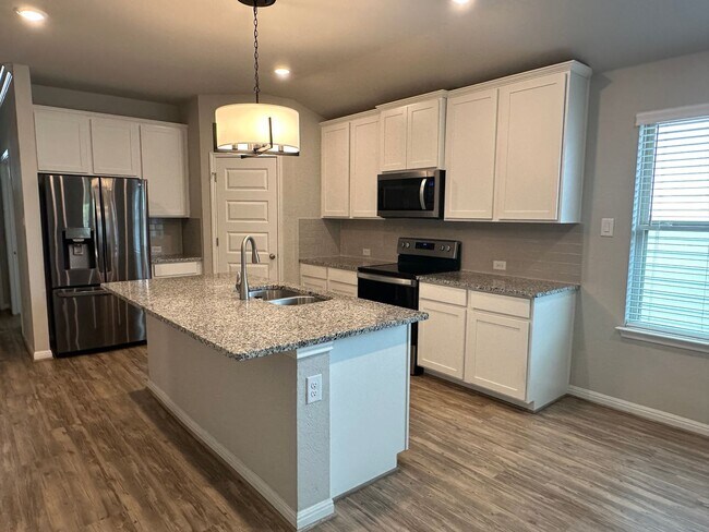 Building Photo - Beautiful 3bd/2ba in Meyers Landing Subdivision