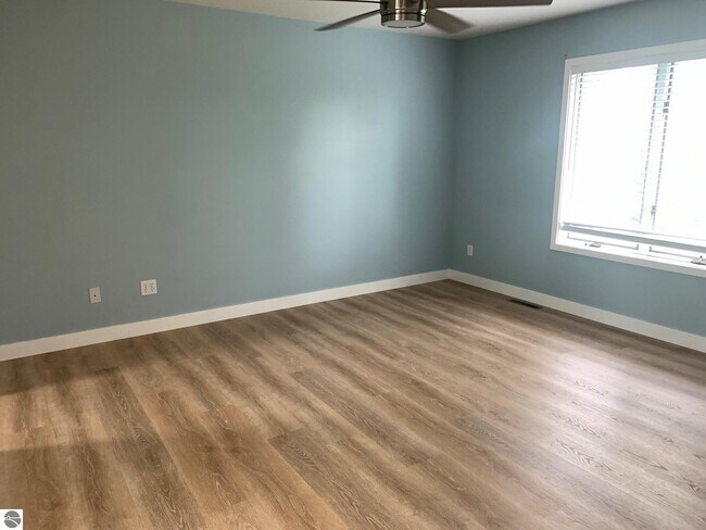 Building Photo - 1631 Eastpointe Dr