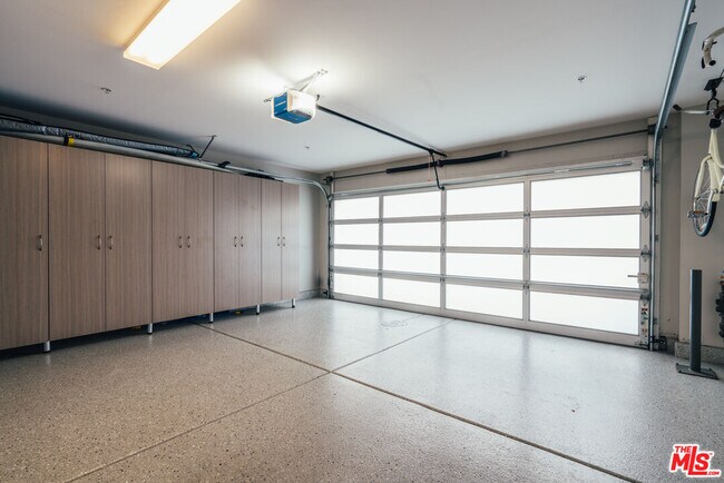 Building Photo - 310 Washington Blvd