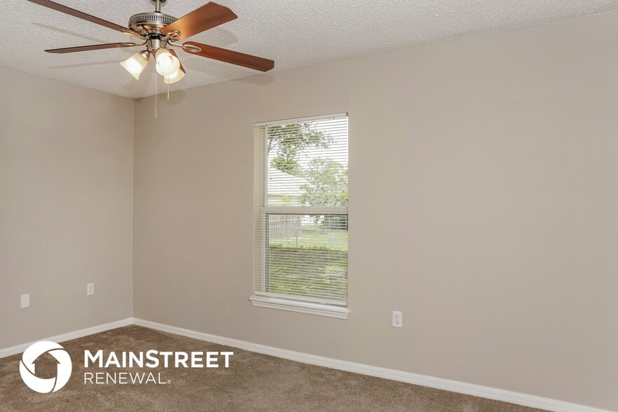 Building Photo - 1394 Gillott St NW