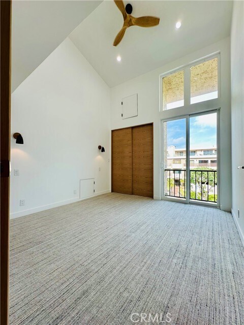 Building Photo - 555 Esplanade