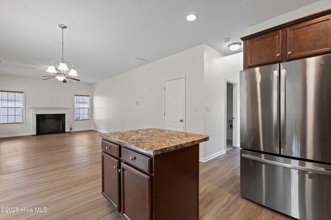 Building Photo - 207 Riverstone Ct