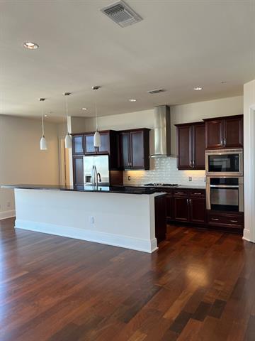 Building Photo - 8066 Park Ln