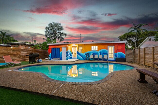 Building Photo - 1425 NE 5th Terrace