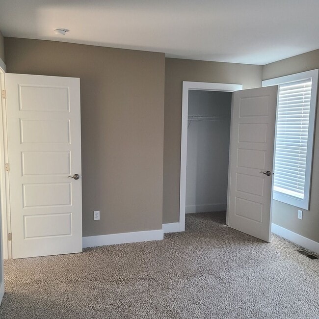 Building Photo - Stonehaven Subdivision - 3BR, 3BA SFH
