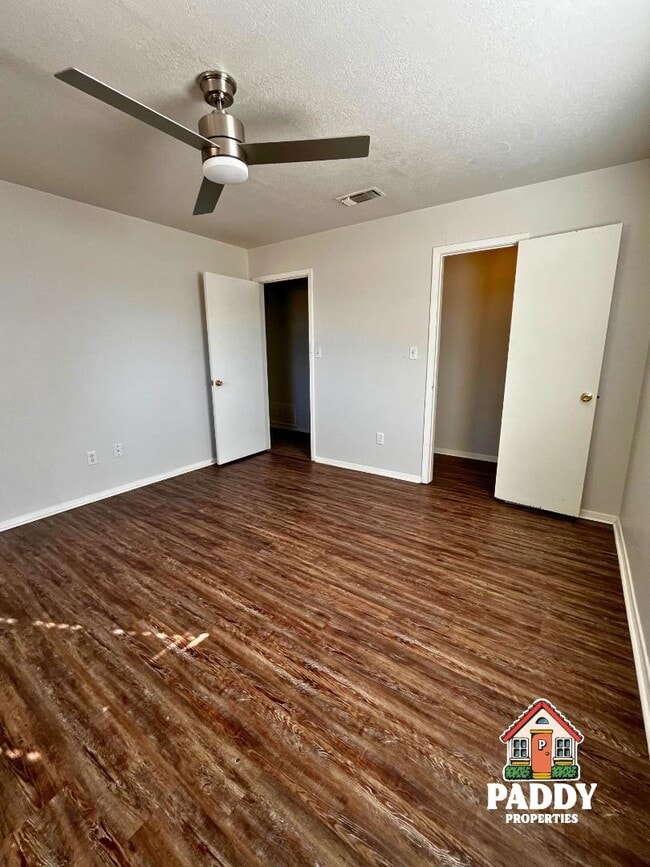 Building Photo - 102 Farm to Market 1001