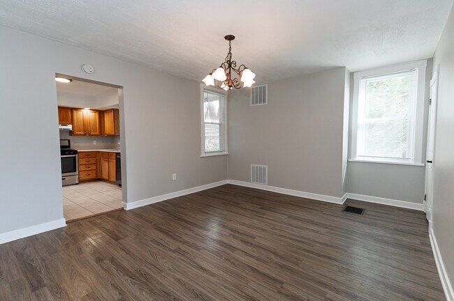 Building Photo - 223 E Pennview Ave