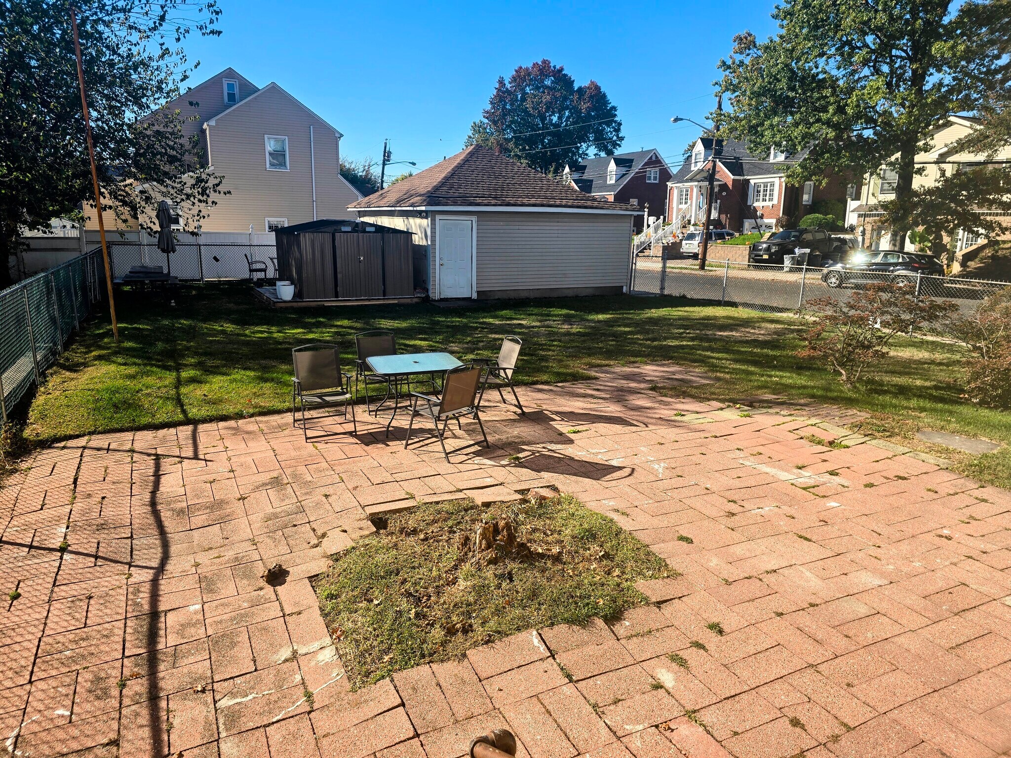 Building Photo - 19 Rossmore Pl