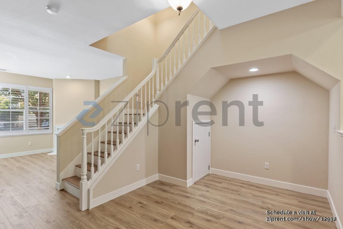 Building Photo - Unit