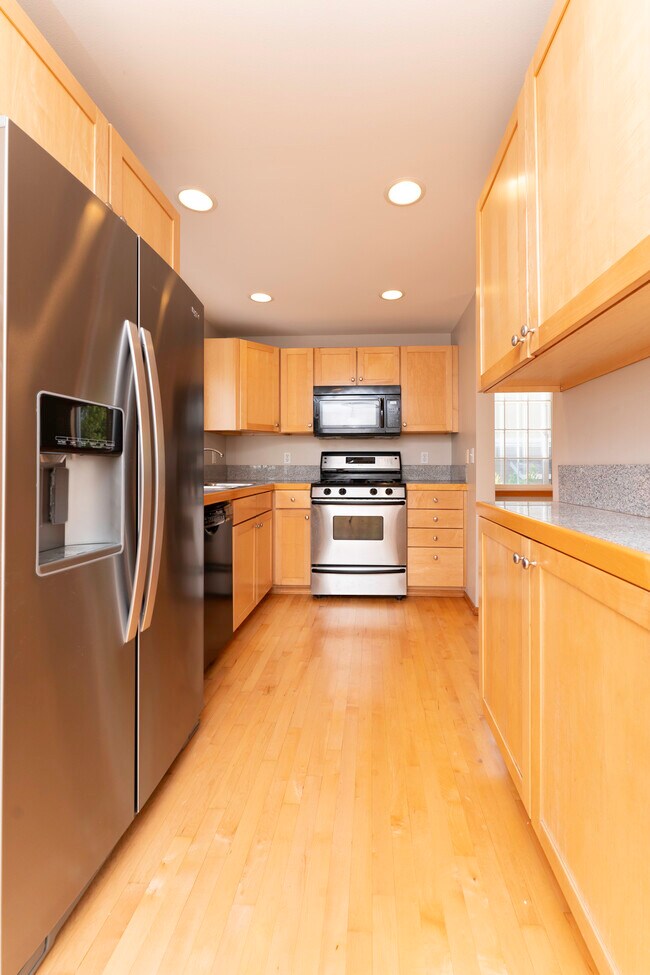 Building Photo - 1625 S Weller St