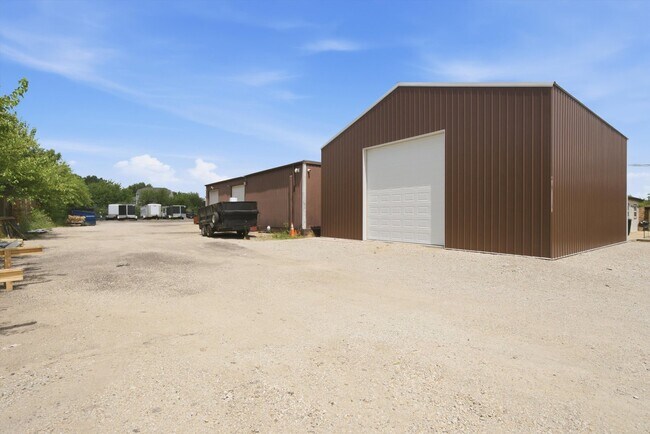 Building Photo - 24134 IL-53