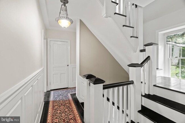 Building Photo - 209 N Bellevue Ave