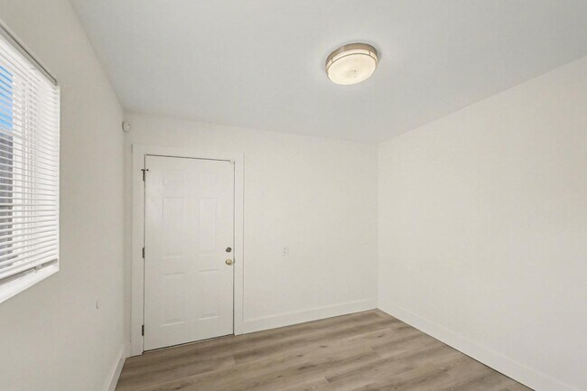 Building Photo - 2340 Rheem Ave