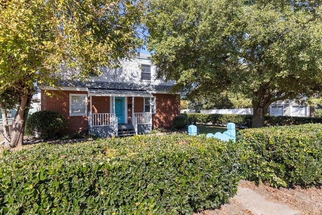 Building Photo - 1200 Little Bay Ave