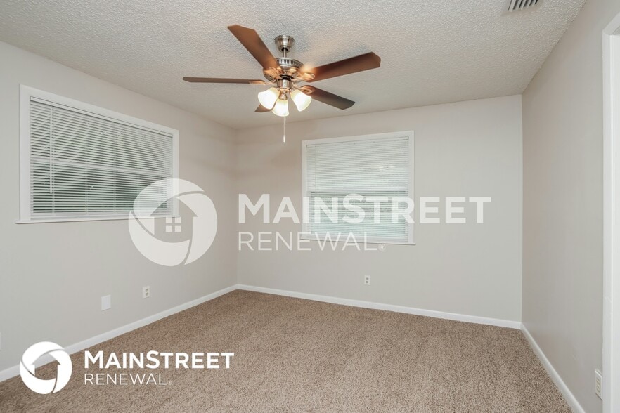 Building Photo - 3226 1st Pl