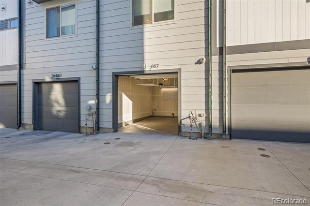 Building Photo - 1057 Mariposa St