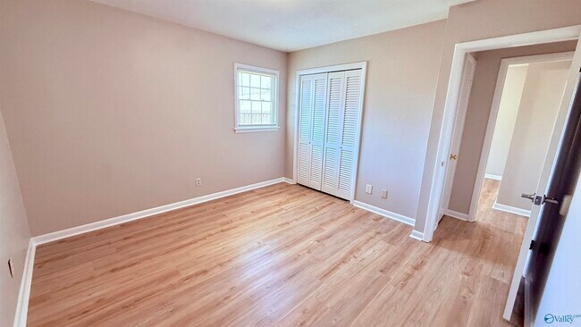 Building Photo - 105 Superior Ave SE