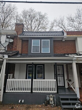 Building Photo - Charming row home in the heart of Darby, v...