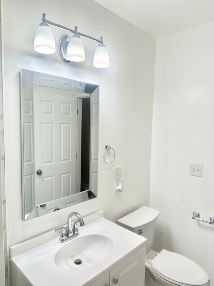 Building Photo - 67 Tremont Ave