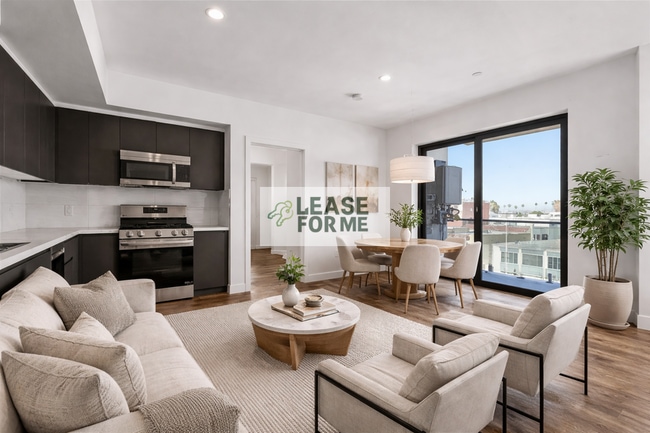 Building Photo - 1538 S Wilton Pl