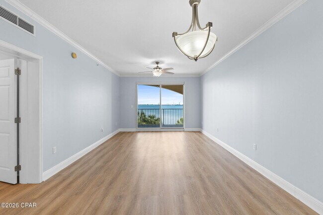 Building Photo - 2400 Grandiflora Blvd