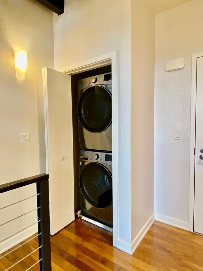 Building Photo - Modern Plant 51 Condo with Downtown Views | Secure Access | GE Café Appliances | Dogs Welcome