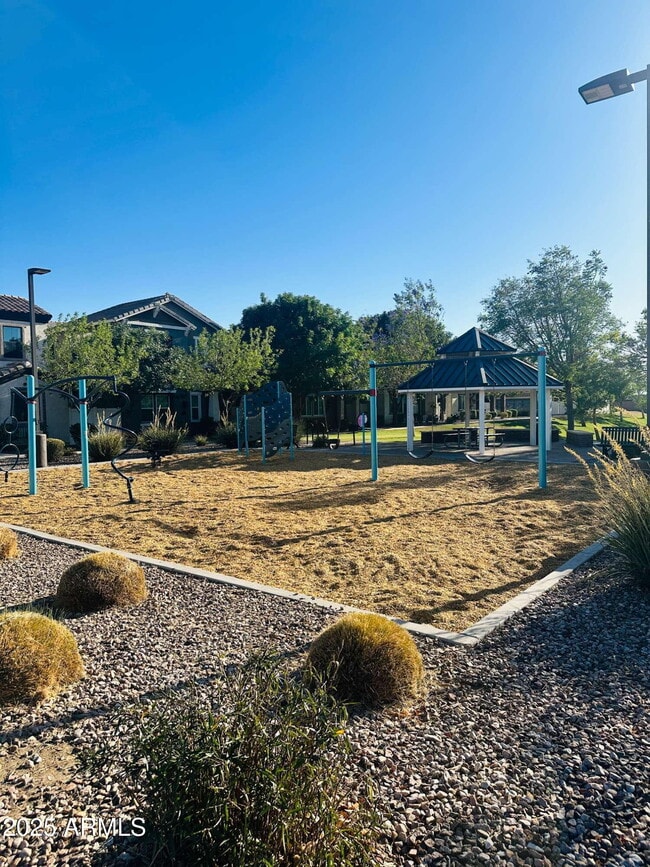 Building Photo - 10409 E Natal Ave