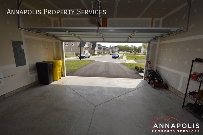 Building Photo - 7948 Monrovia Dr