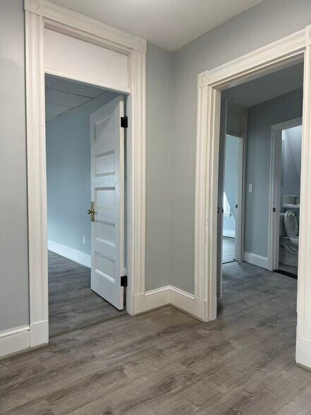 Building Photo - 43 Bradley St