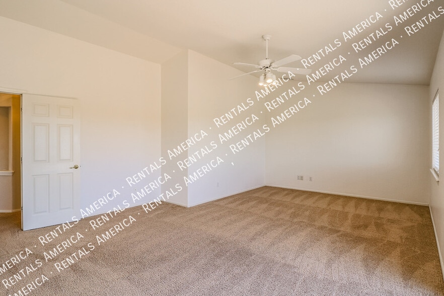 Building Photo - 17547 W Coyote Trail Dr