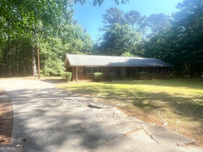 Building Photo - 551 Racetrack Rd