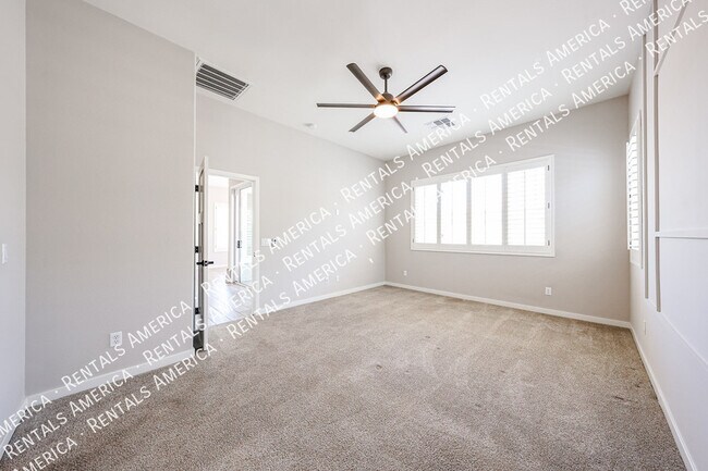 Building Photo - 10556 E Nichols Ave