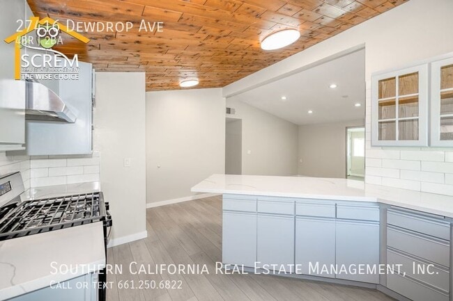 Building Photo - Single Story Four Bedroom Pool Home in Can...