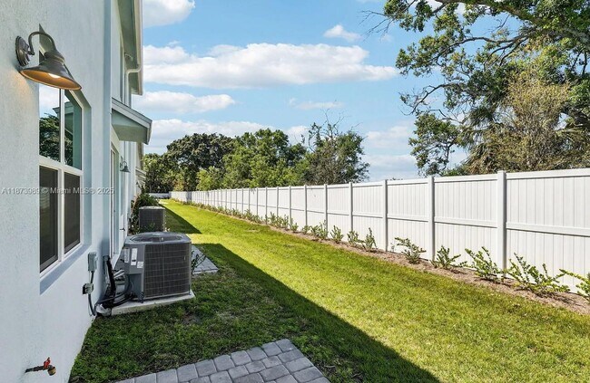 Building Photo - 478 Salisbury Cir