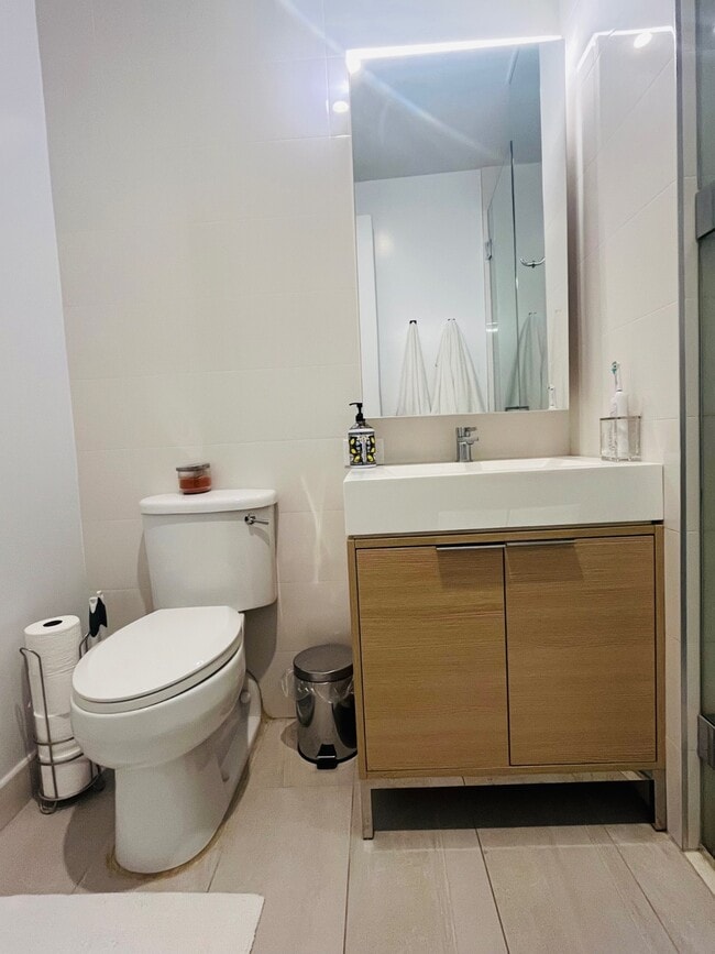 Building Photo - 180 Water St