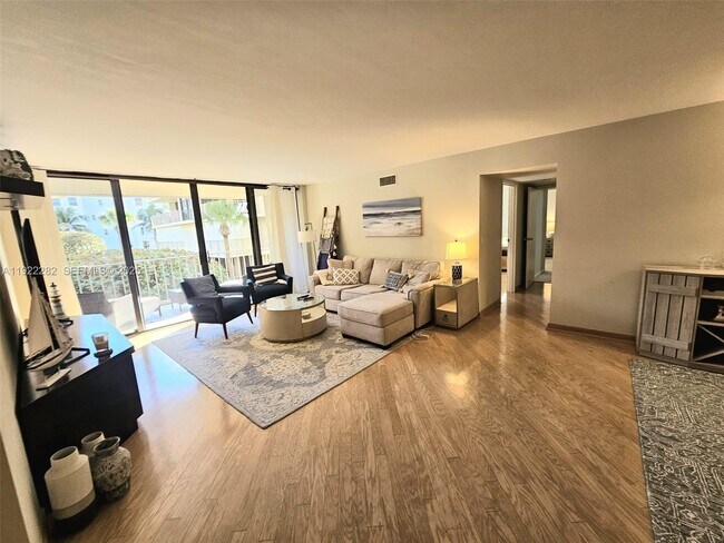 Primary Photo - 3200 S Ocean Blvd