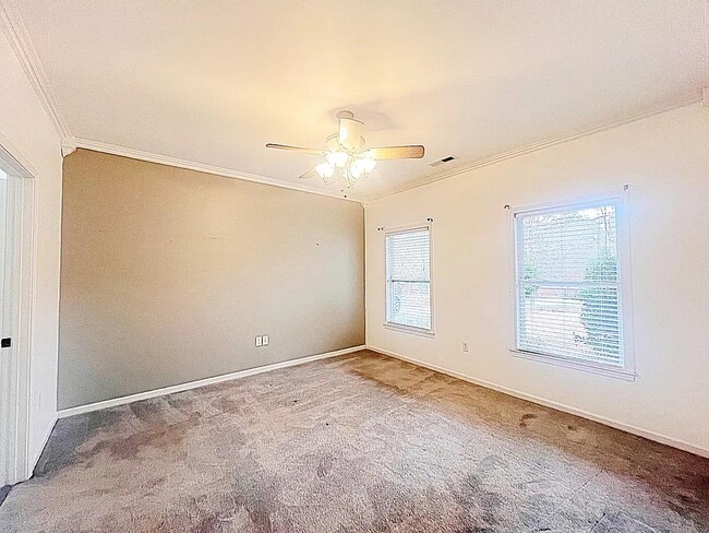 Building Photo - 206 Beauclair Dr