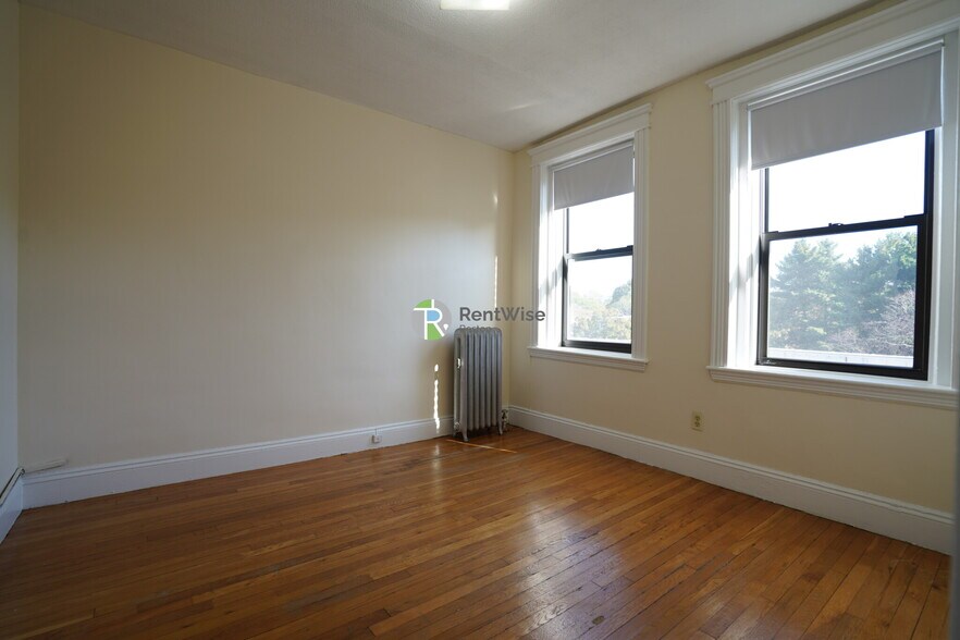 Building Photo - 1152 Commonwealth Ave