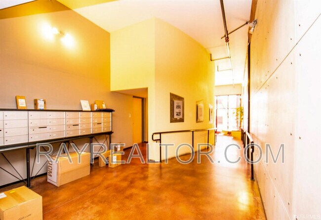 Building Photo - 18 Lansing St