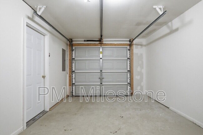 Building Photo - 75 Foal Ln