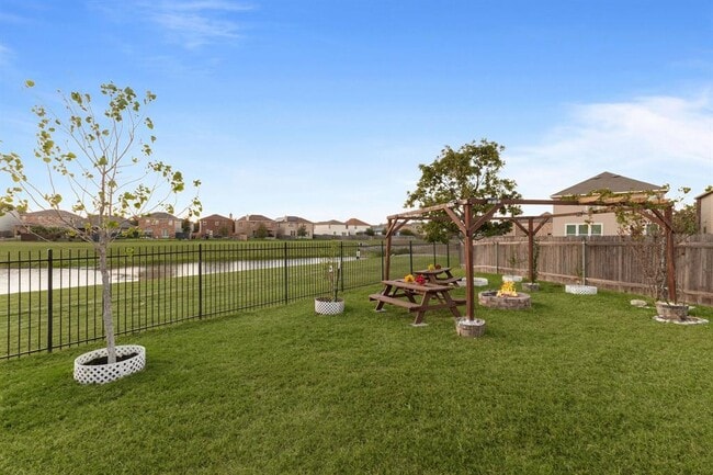 Building Photo - 10904 Roderick Lawson Ln