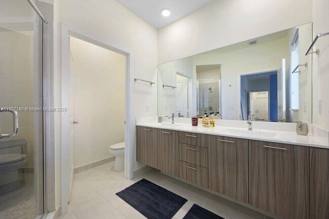 Building Photo - 4712 NW 83rd Ave