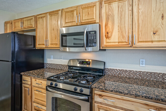 Building Photo - 6451 Shiprock Ct NE