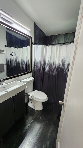 Building Photo - 565 NW 128th St