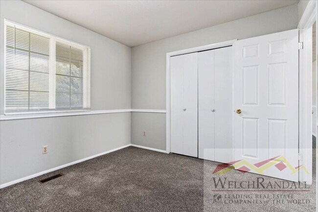 Building Photo - Beautiful Rental Home in Highland