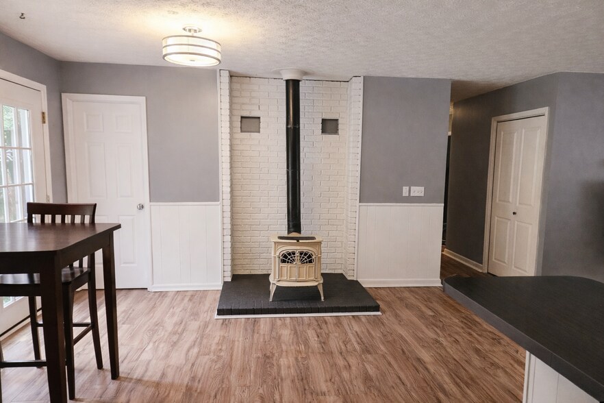 Building Photo - 939 Cambridge Dr