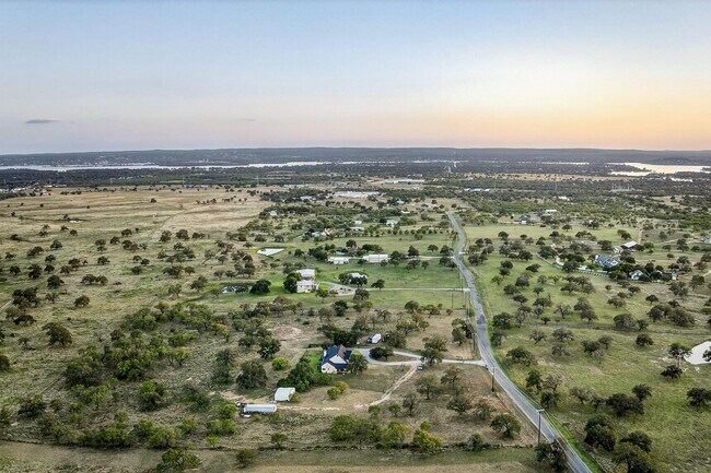 Building Photo - 435 Oxbow Trail