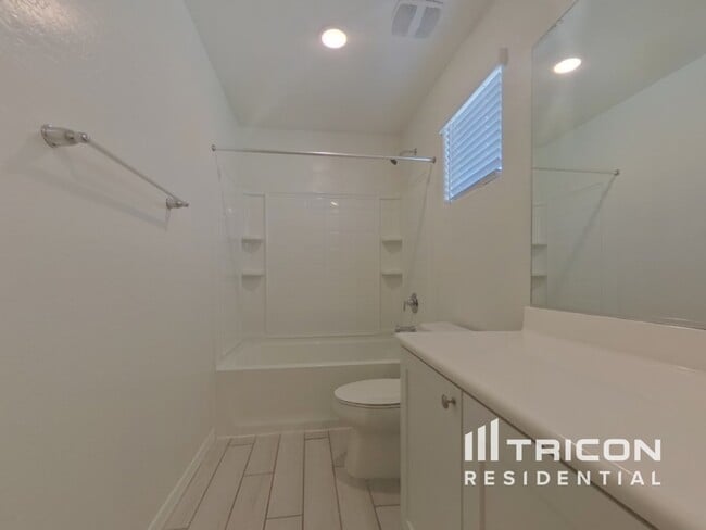Building Photo - 1080 S 151st Ln