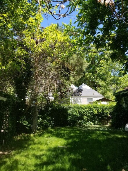 Building Photo - 1375 E Gilmer Dr
